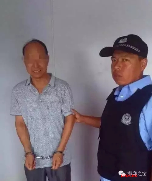 8月9日6時(shí)許，邯鄲大名鋪上高速口檢查站執(zhí)勤民警對(duì)一輛白色捷達(dá)車進(jìn)行安檢時(shí)，車上一名男乘客自稱忘帶身份證，民警遂讓該男子提供其身份證號(hào)。經(jīng)核查，該男子為許某良，系涉嫌保險(xiǎn)詐騙網(wǎng)上逃犯。該許于5月31日，騙取國家養(yǎng)老保險(xiǎn)金12萬余元，被魏縣公安局網(wǎng)上追逃。